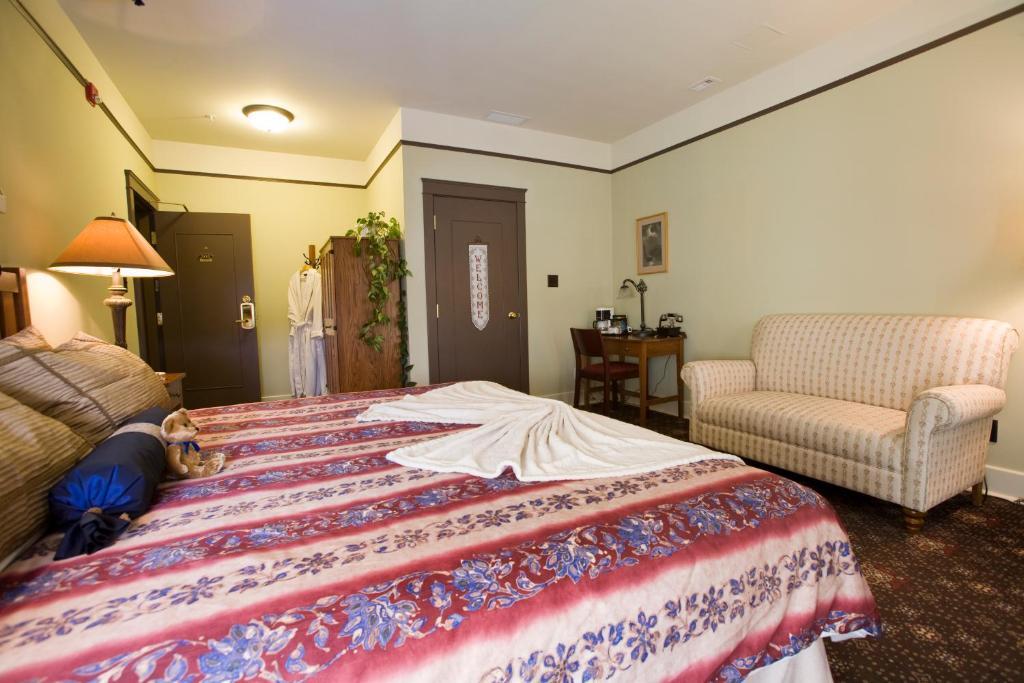 Selkirk Hotel Edmonton Room photo