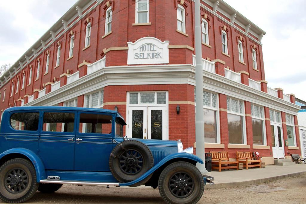 Selkirk Hotel Edmonton Exterior photo