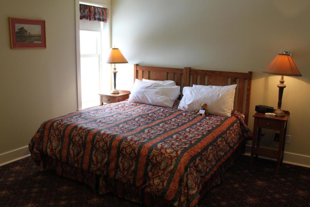 Selkirk Hotel Edmonton Room photo